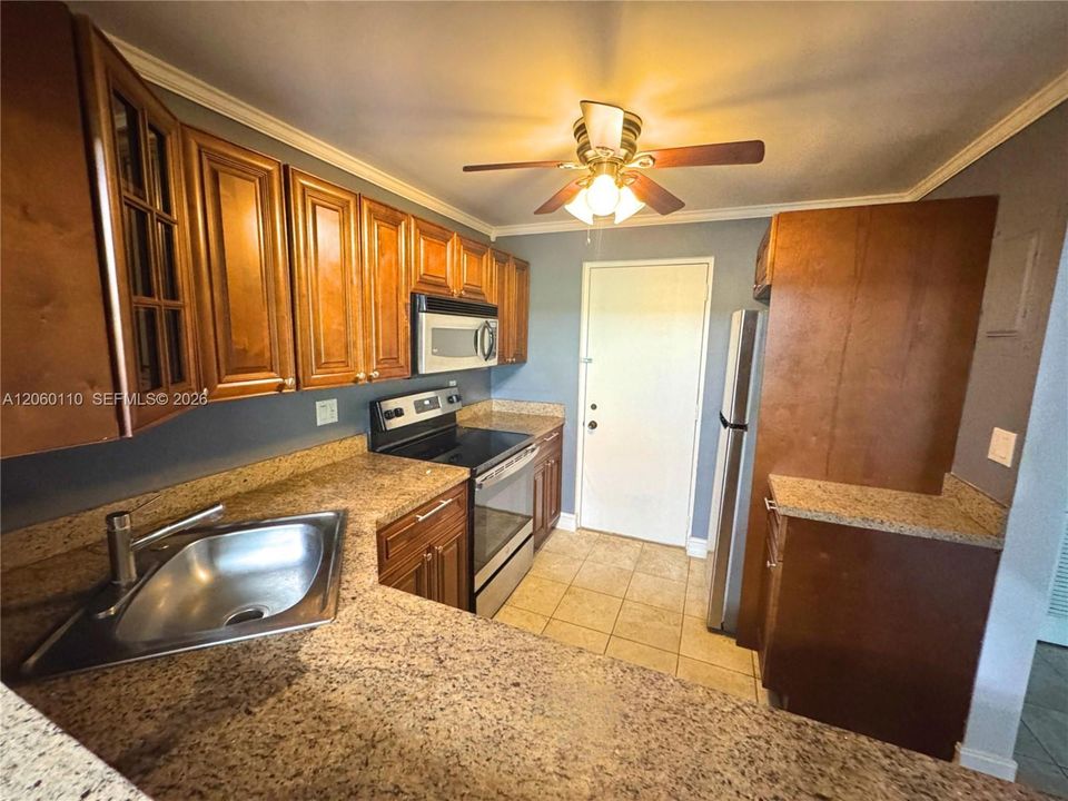 В аренду: $2,095 (2 спален, 2 ванн, 1100 Квадратных фут)