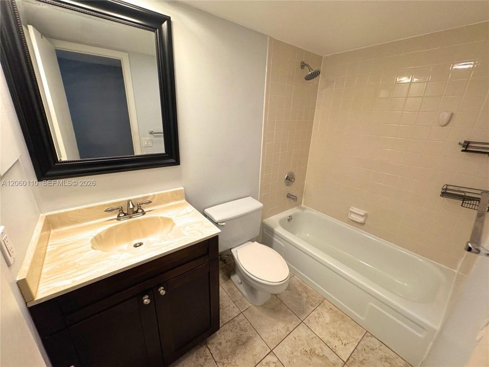 В аренду: $2,095 (2 спален, 2 ванн, 1100 Квадратных фут)
