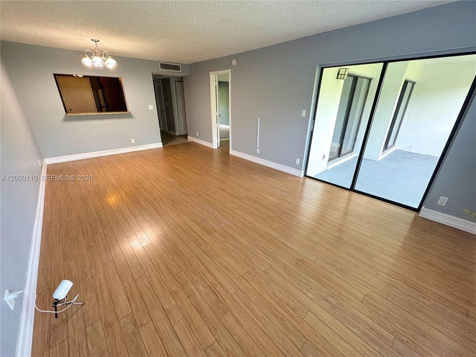 В аренду: $2,095 (2 спален, 2 ванн, 1100 Квадратных фут)