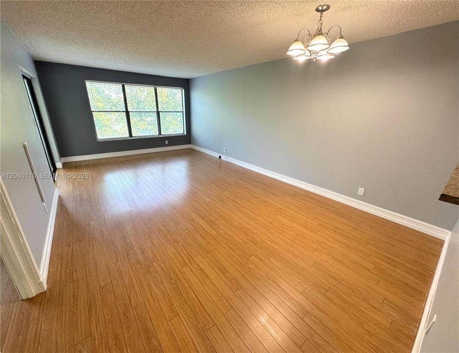 В аренду: $2,095 (2 спален, 2 ванн, 1100 Квадратных фут)