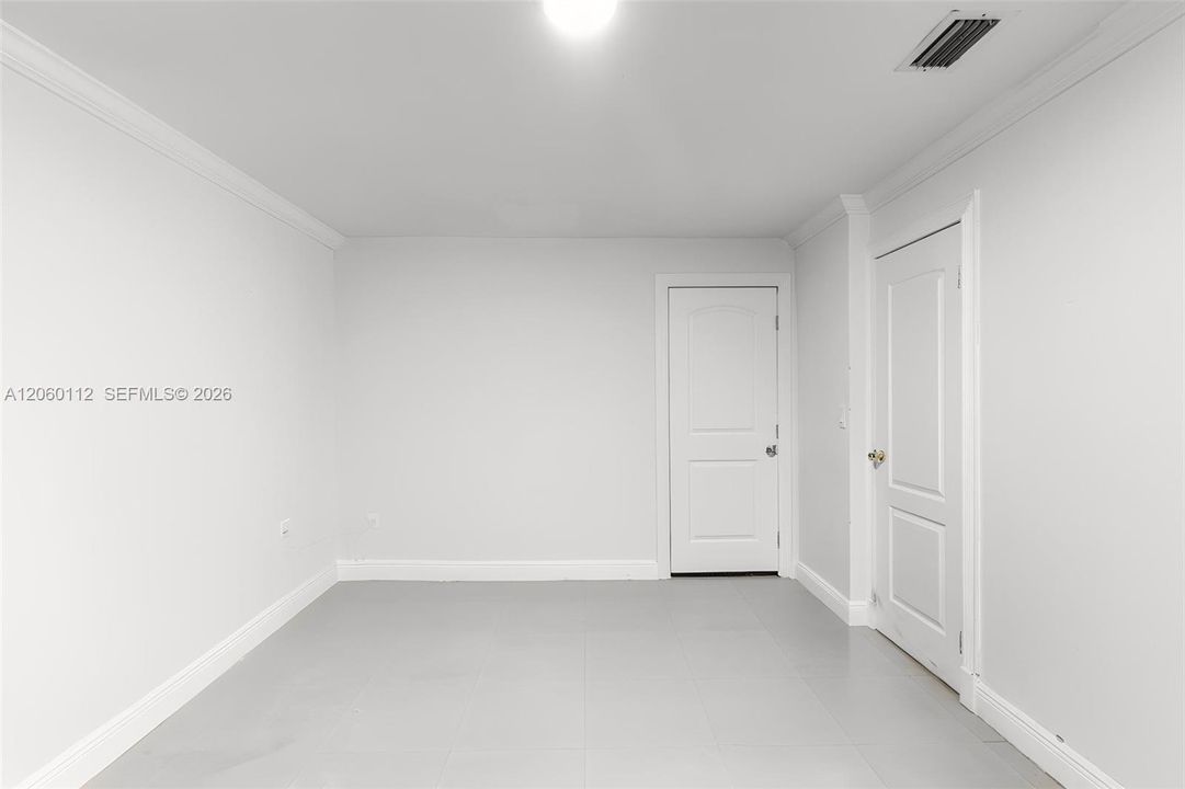 На продажу: $850,000 (3 спален, 1 ванн, 2511 Квадратных фут)