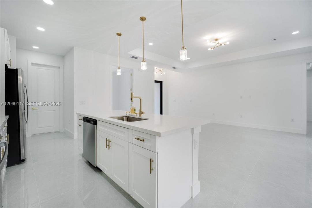 En Venta: $425,000 (4 camas, 2 baños, 1783 Pies cuadrados)