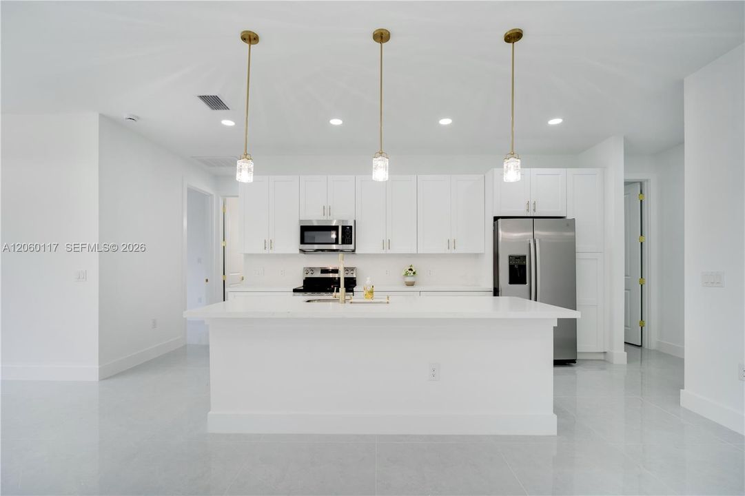 En Venta: $425,000 (4 camas, 2 baños, 1783 Pies cuadrados)
