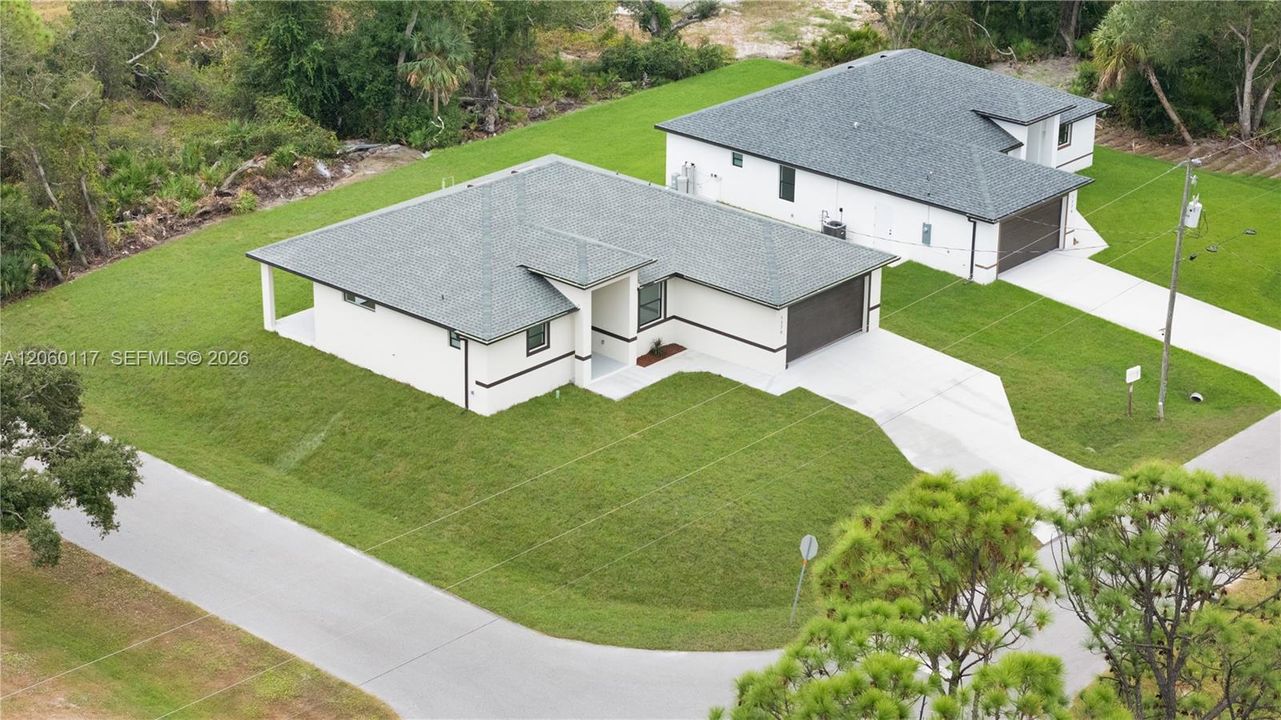 En Venta: $425,000 (4 camas, 2 baños, 1783 Pies cuadrados)