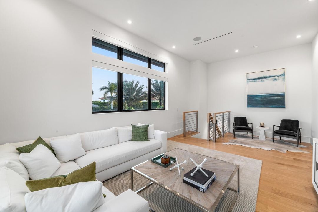 Upstairs Living room 2
