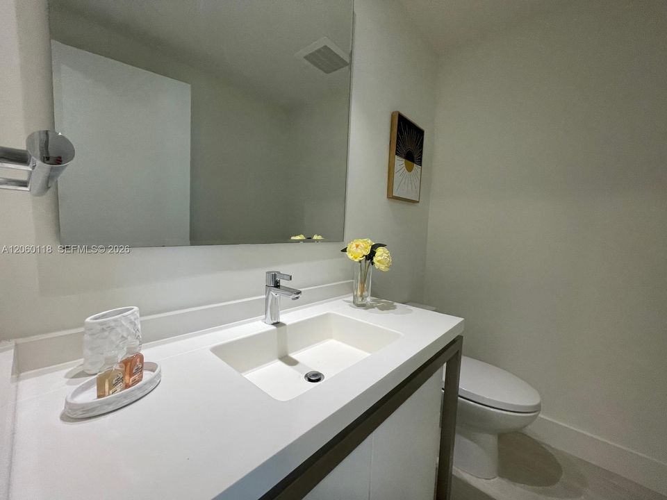 В аренду: $2,800 (1 спален, 1 ванн, 702 Квадратных фут)