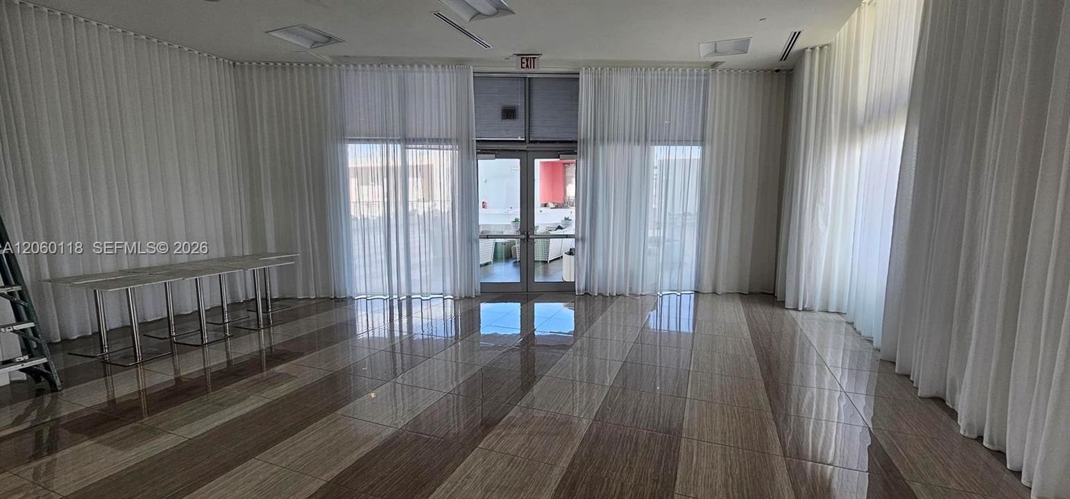 В аренду: $2,800 (1 спален, 1 ванн, 702 Квадратных фут)