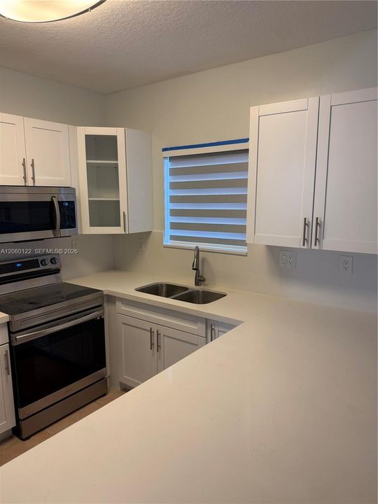 For Rent: $3,500 (4 beds, 2 baths, 1577 Square Feet)