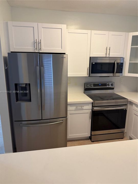 Has dishwasher not in pictures