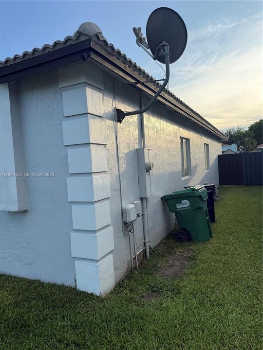 For Rent: $3,500 (4 beds, 2 baths, 1577 Square Feet)