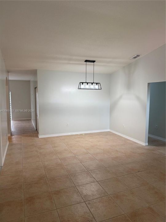 For Rent: $3,500 (4 beds, 2 baths, 1577 Square Feet)
