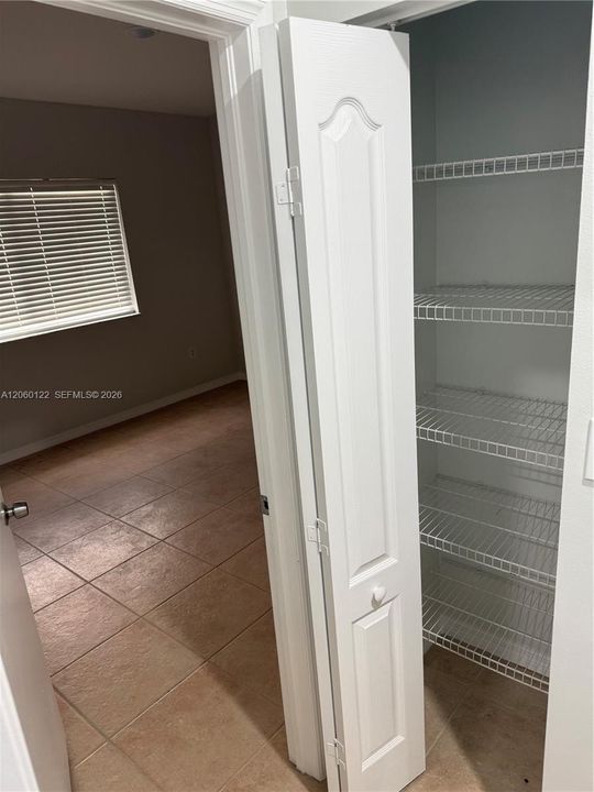 For Rent: $3,500 (4 beds, 2 baths, 1577 Square Feet)
