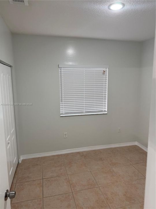 For Rent: $3,500 (4 beds, 2 baths, 1577 Square Feet)