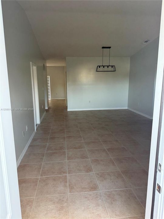 For Rent: $3,500 (4 beds, 2 baths, 1577 Square Feet)