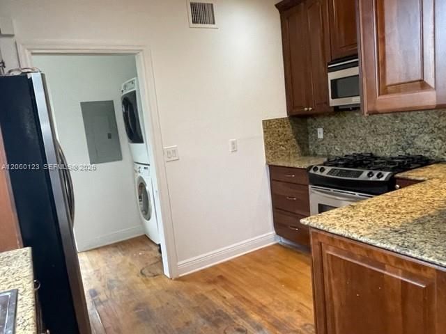 В аренду: $2,200 (2 спален, 1 ванн, 1250 Квадратных фут)