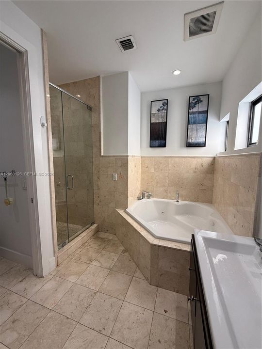В аренду: $9,000 (5 спален, 5 ванн, 3138 Квадратных фут)