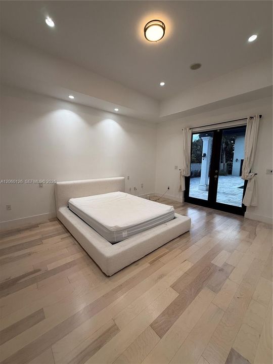В аренду: $9,000 (5 спален, 5 ванн, 3138 Квадратных фут)