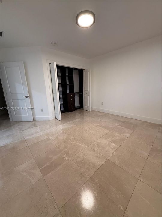 В аренду: $9,000 (5 спален, 5 ванн, 3138 Квадратных фут)