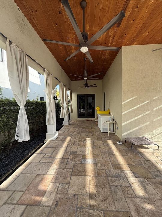 В аренду: $9,000 (5 спален, 5 ванн, 3138 Квадратных фут)