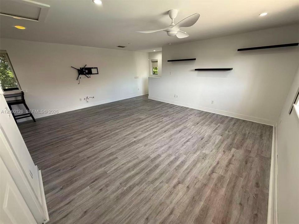 В аренду: $9,000 (5 спален, 5 ванн, 3138 Квадратных фут)