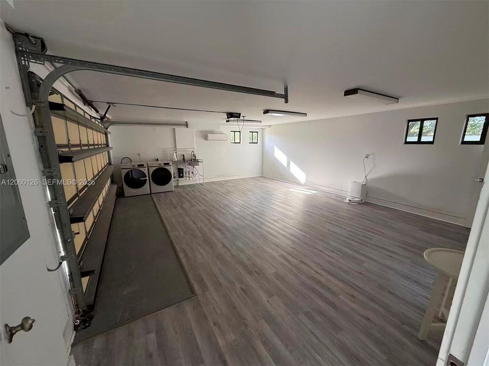 В аренду: $9,000 (5 спален, 5 ванн, 3138 Квадратных фут)