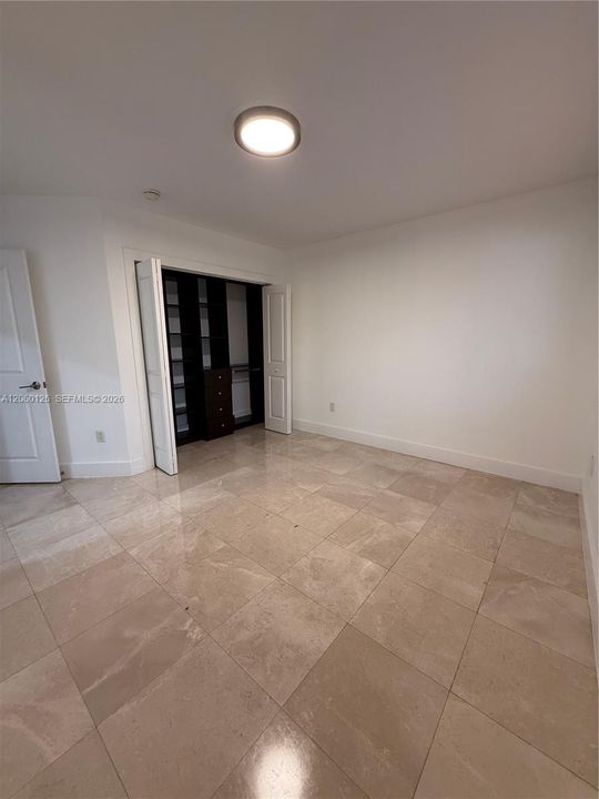 В аренду: $9,000 (5 спален, 5 ванн, 3138 Квадратных фут)