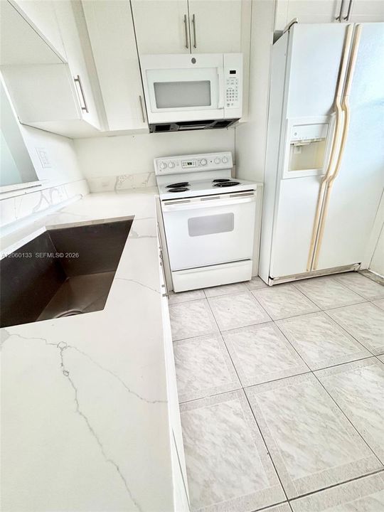 В аренду: $1,800 (2 спален, 2 ванн, 944 Квадратных фут)