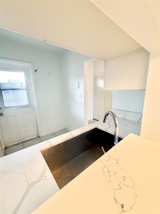 В аренду: $1,800 (2 спален, 2 ванн, 944 Квадратных фут)