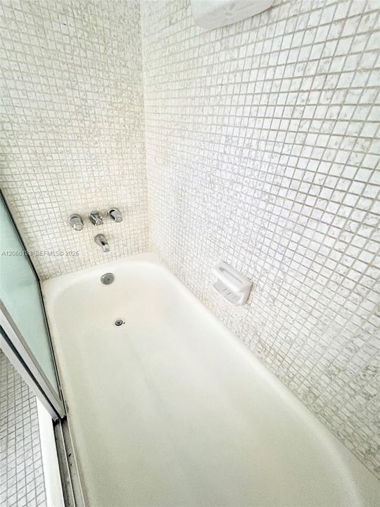 В аренду: $1,800 (2 спален, 2 ванн, 944 Квадратных фут)