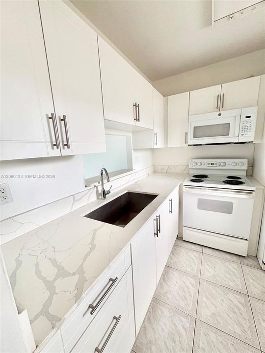В аренду: $1,800 (2 спален, 2 ванн, 944 Квадратных фут)