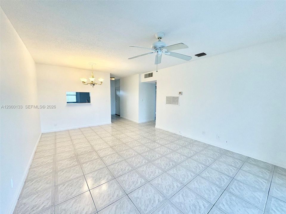 В аренду: $1,800 (2 спален, 2 ванн, 944 Квадратных фут)