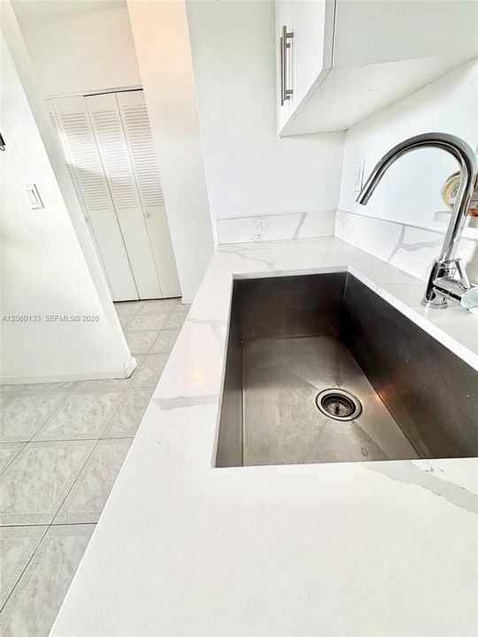 В аренду: $1,800 (2 спален, 2 ванн, 944 Квадратных фут)