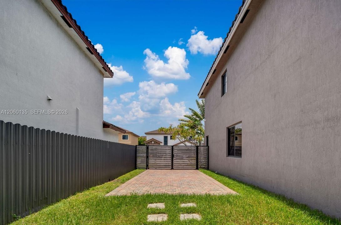 На продажу: $658,000 (4 спален, 3 ванн, 2187 Квадратных фут)