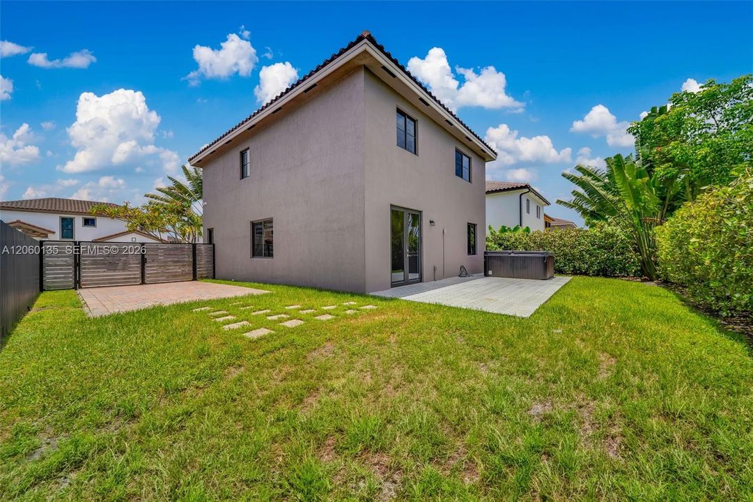 На продажу: $658,000 (4 спален, 3 ванн, 2187 Квадратных фут)
