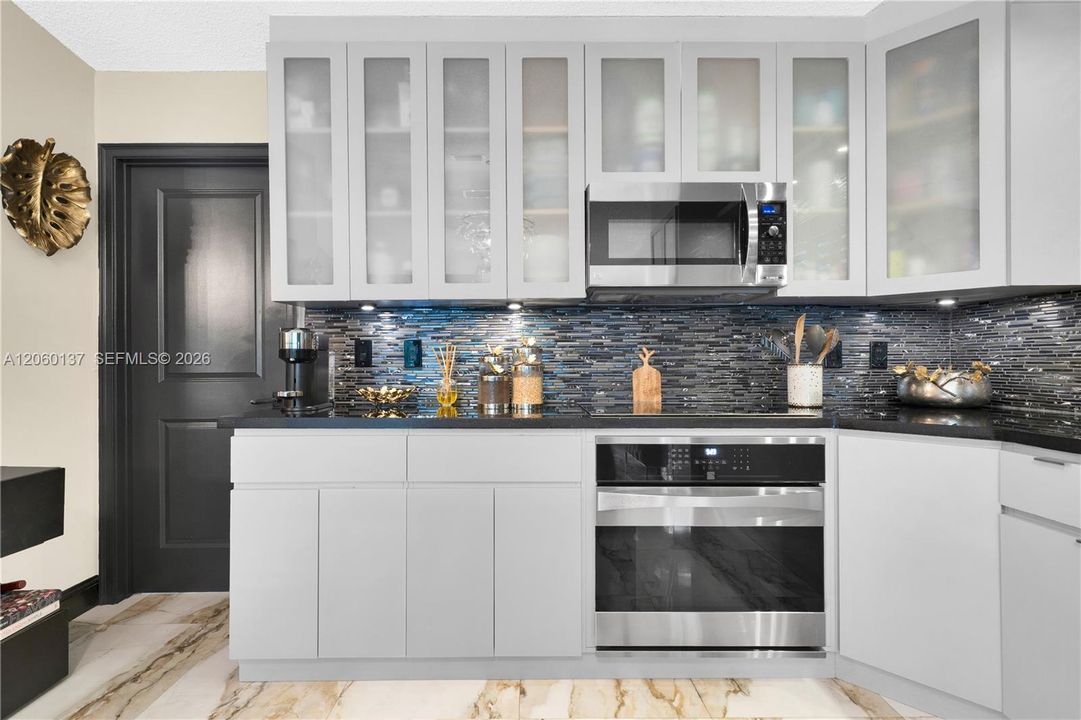 En Venta: $764,999 (2 camas, 2 baños, 1596 Pies cuadrados)