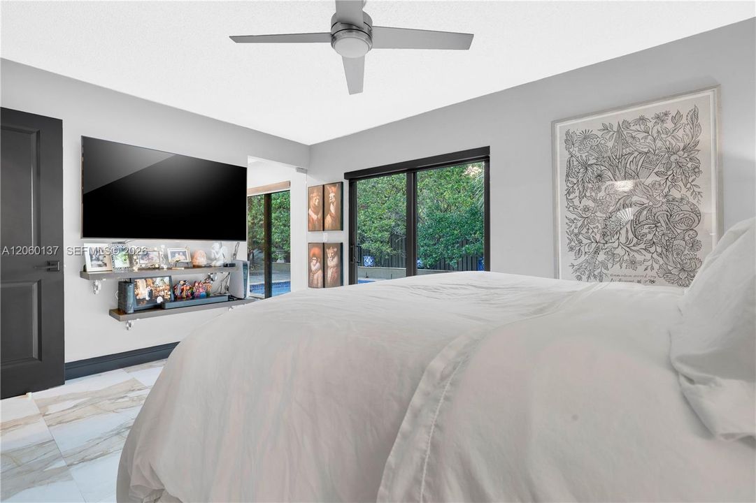 En Venta: $764,999 (2 camas, 2 baños, 1596 Pies cuadrados)