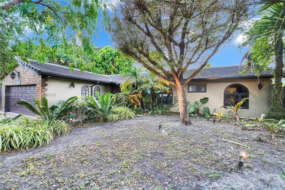 En Venta: $764,999 (2 camas, 2 baños, 1596 Pies cuadrados)