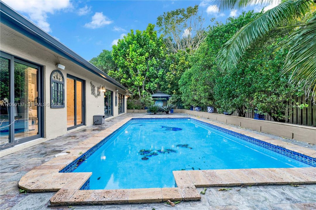 En Venta: $764,999 (2 camas, 2 baños, 1596 Pies cuadrados)