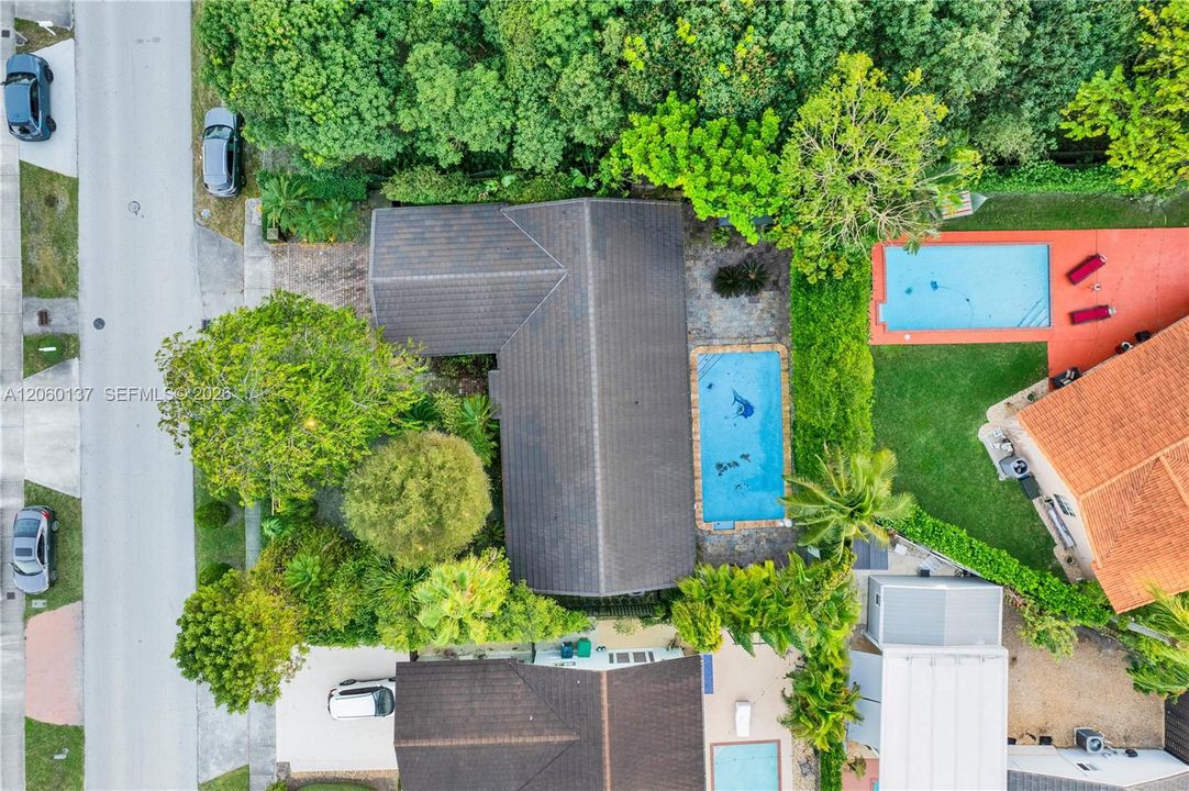 En Venta: $764,999 (2 camas, 2 baños, 1596 Pies cuadrados)