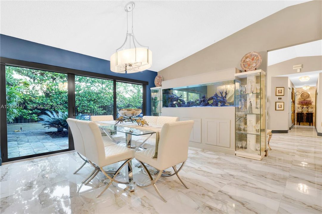 En Venta: $764,999 (2 camas, 2 baños, 1596 Pies cuadrados)