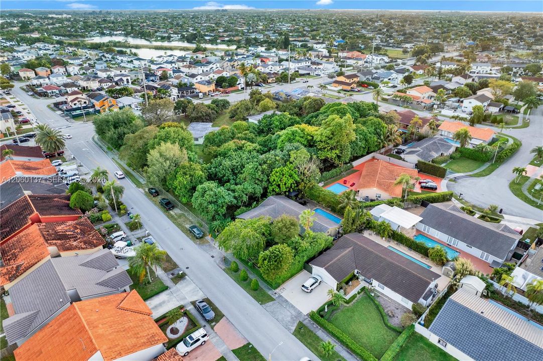 En Venta: $764,999 (2 camas, 2 baños, 1596 Pies cuadrados)