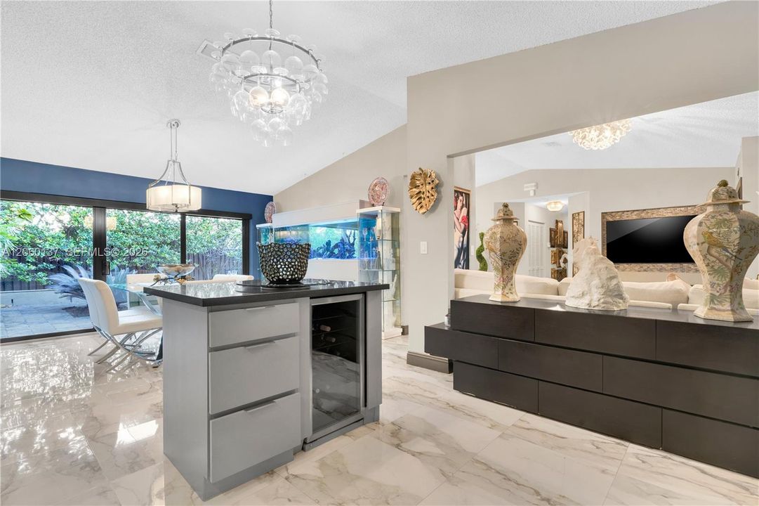 En Venta: $764,999 (2 camas, 2 baños, 1596 Pies cuadrados)