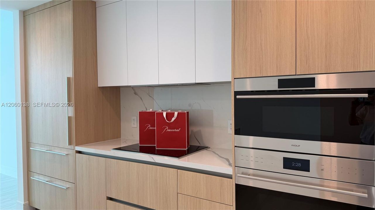 В аренду: $5,900 (1 спален, 1 ванн, 962 Квадратных фут)