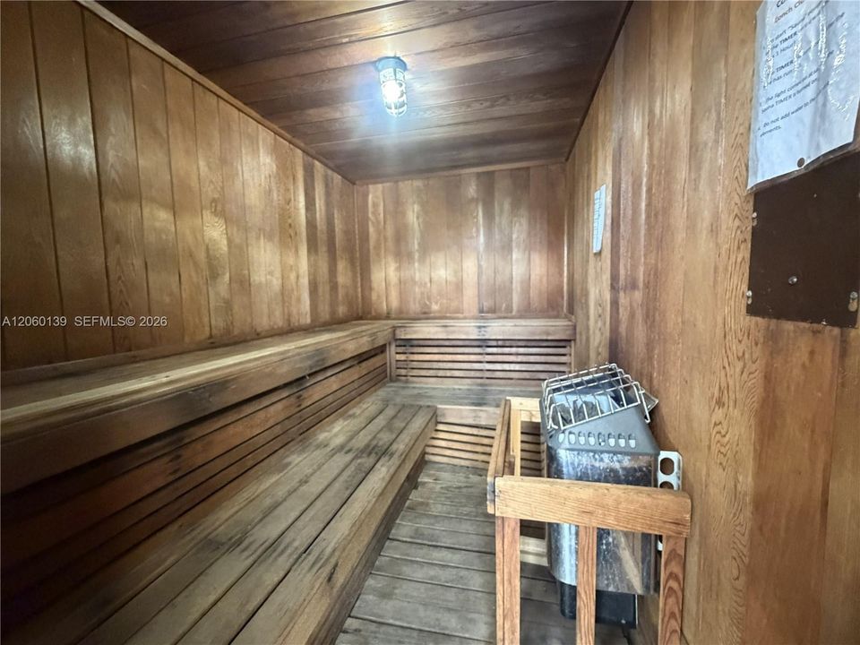 На продажу: $350,000 (2 спален, 2 ванн, 1269 Квадратных фут)