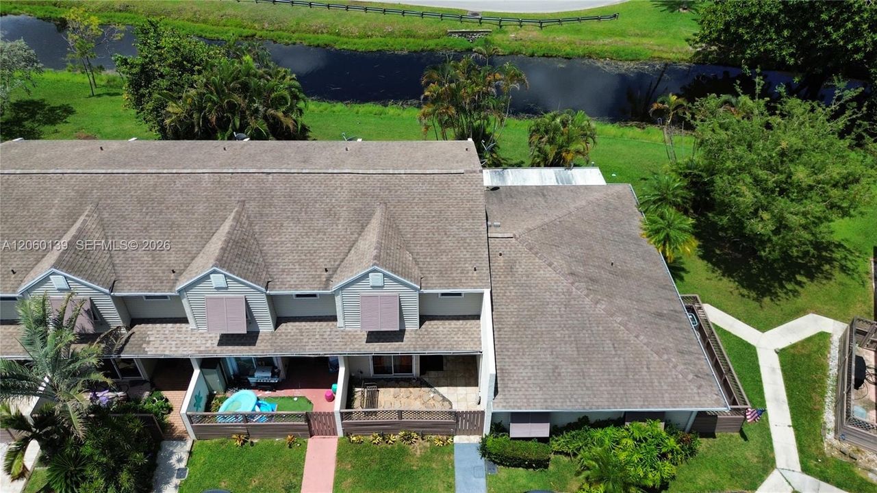 На продажу: $350,000 (2 спален, 2 ванн, 1269 Квадратных фут)