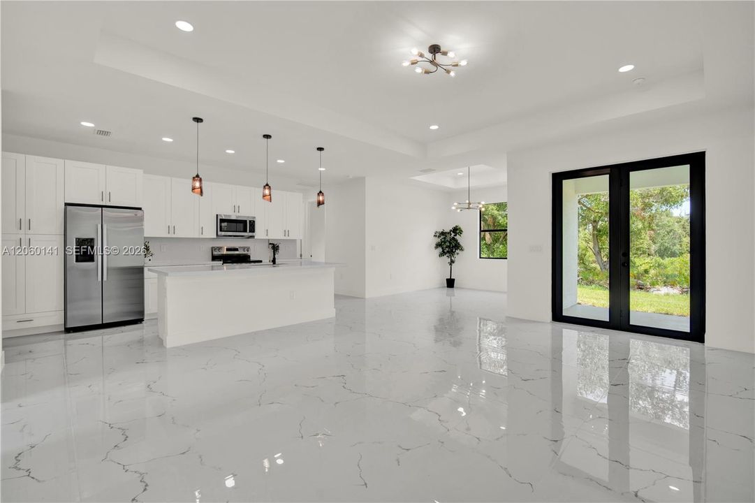 На продажу: $389,900 (4 спален, 2 ванн, 1783 Квадратных фут)