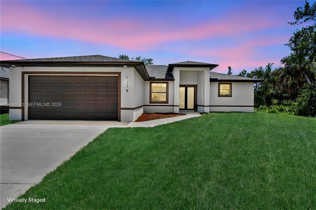 На продажу: $389,900 (4 спален, 2 ванн, 1783 Квадратных фут)