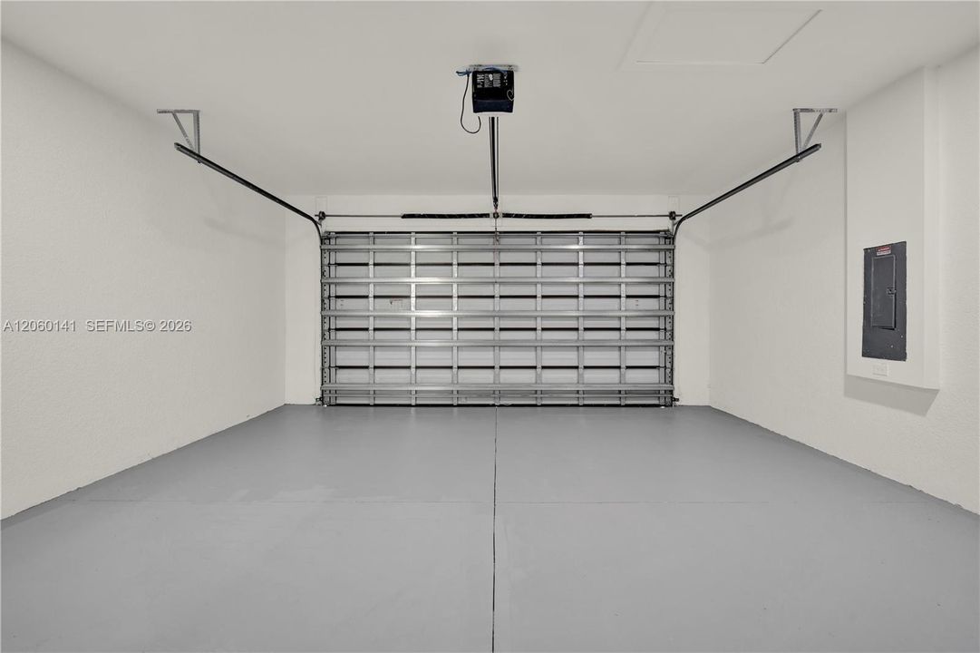 Electric garage opener
