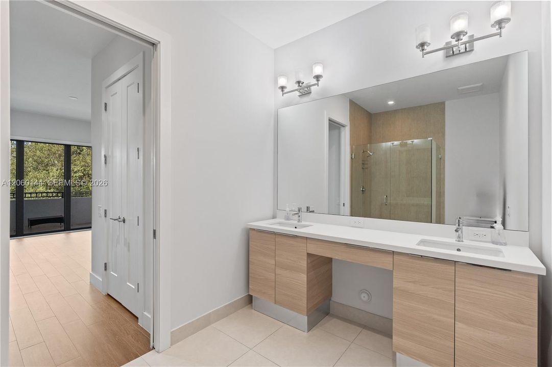 В аренду: $7,500 (3 спален, 3 ванн, 2554 Квадратных фут)