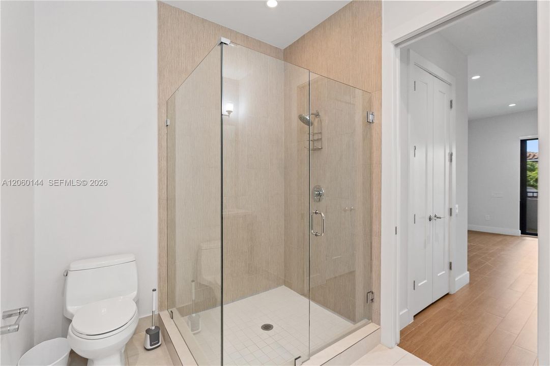 В аренду: $7,500 (3 спален, 3 ванн, 2554 Квадратных фут)